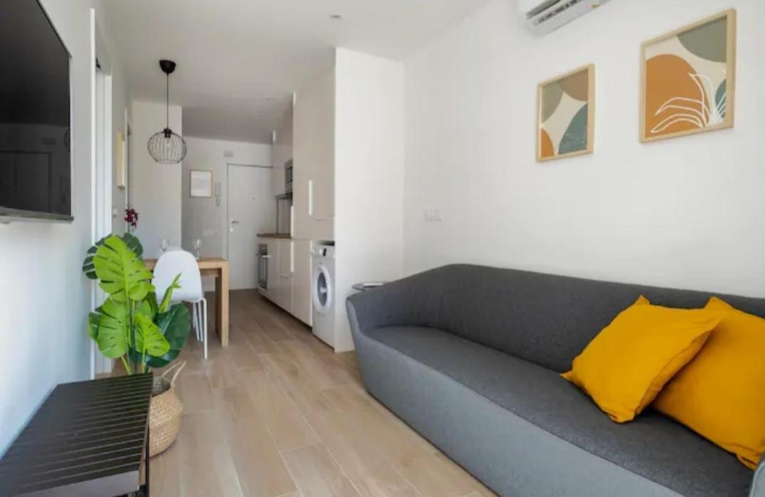 Apartment Close To The Beach Sant Adria de Besos Exterior photo